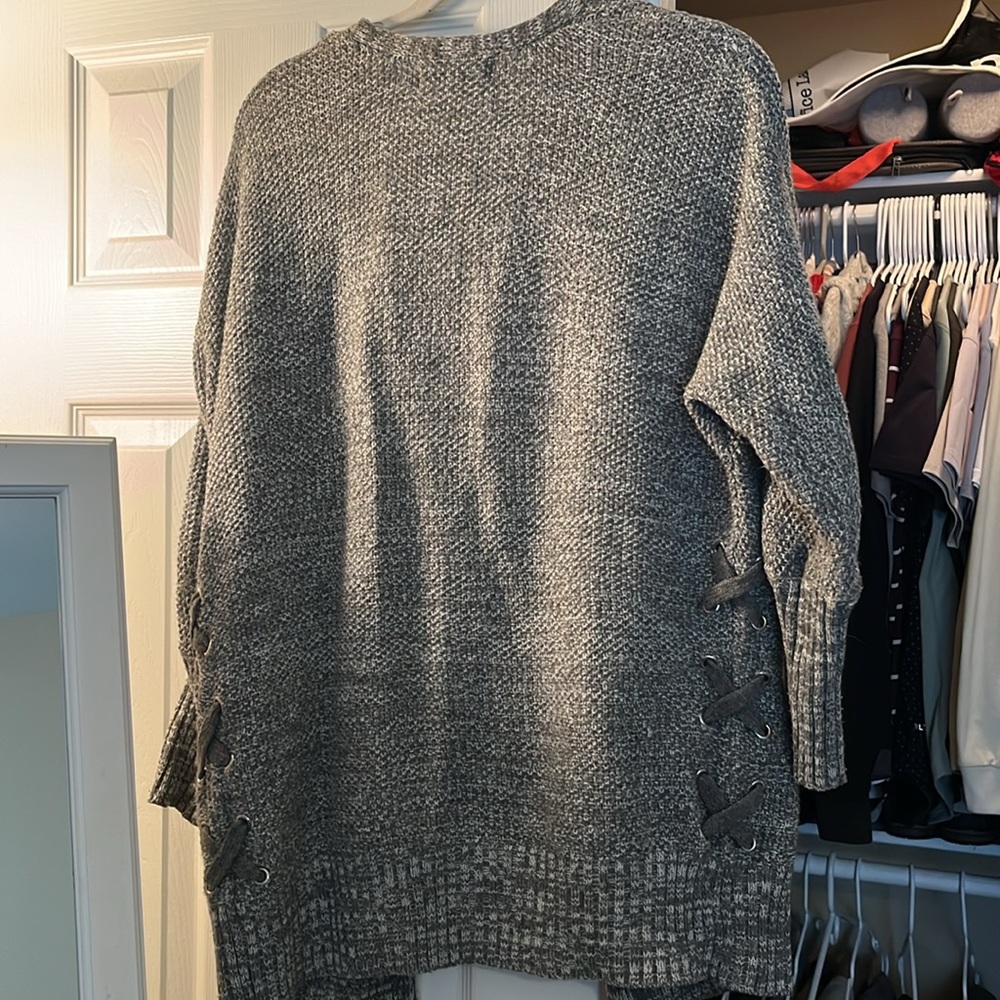 Oversized Sweater - Picture 3 of 3